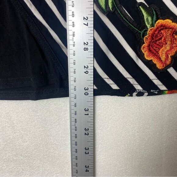 Mischa Asymmetrical Embroidered Floral Colorblock Top Size Medium - Picture 9 of 10